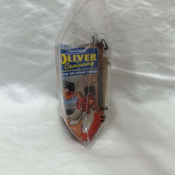 Burger King toy, Oliver and company - Picture 3 of 3